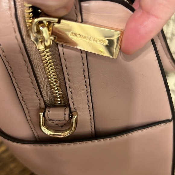 Michael Kors Bag Floral Appliqué Mercer Medium Duffel Natural pink gold hardware - Picture 8 of 17